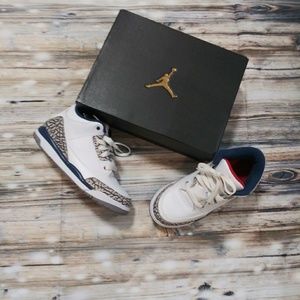 Jordan True Blue 3s